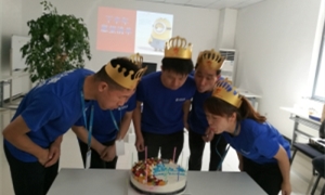 濃情家文化，恩情暖人心——中岳店舉辦第三季度員工生日會(huì)